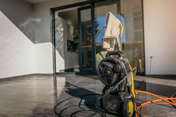 Best Driveway Pressure Washing  in Gnadenhutten, OH